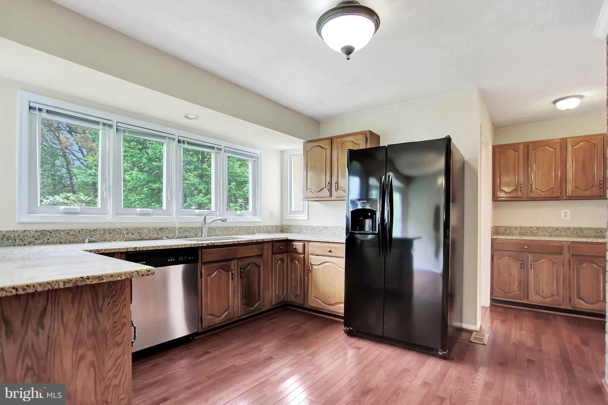 15 Carrollton Road Sterling, VA 20165 - Photo 13 of 30 Kitchen