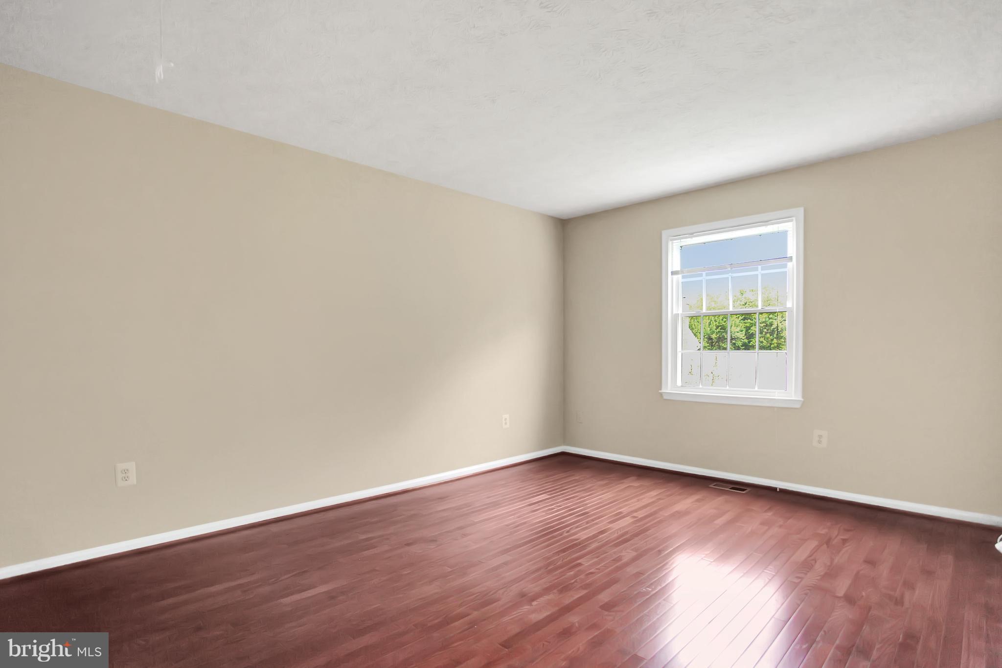 15 Carrollton Road Sterling, VA 20165 - Photo 22 of 30 2nd Bedroom