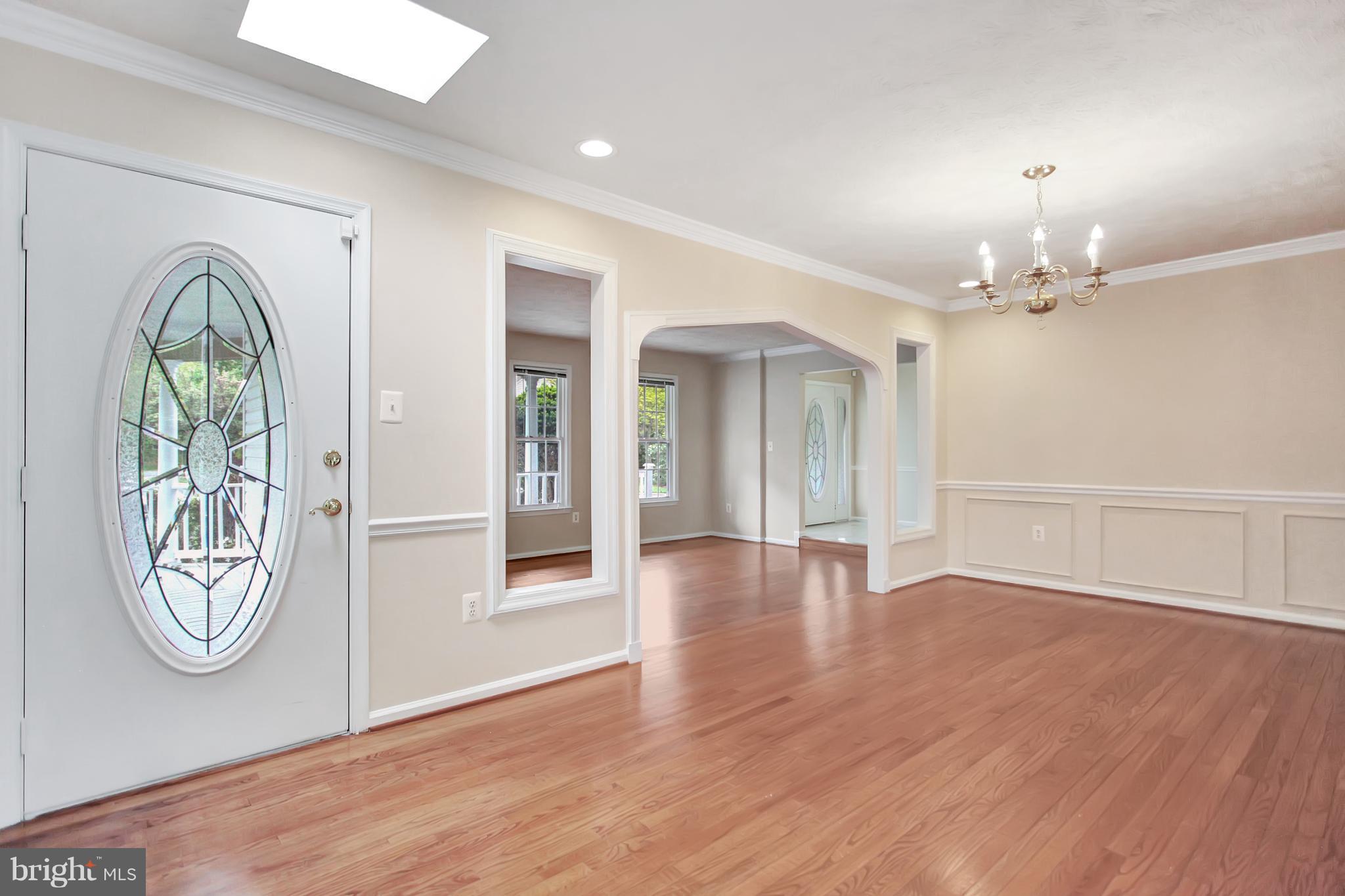 15 Carrollton Road Sterling, VA 20165 - Photo 8 of 30 Dining Room has Entry to Porch