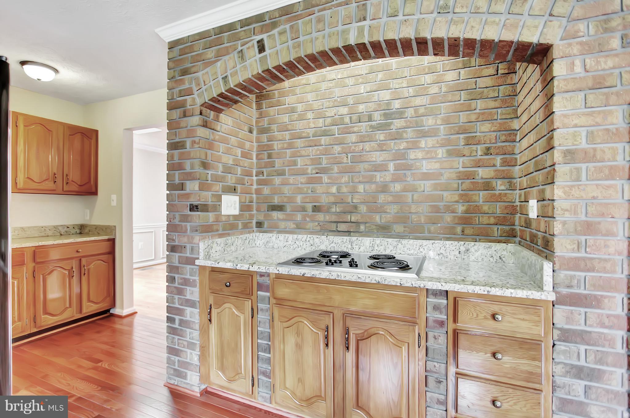 15 Carrollton Road Sterling, VA 20165 - Photo 10 of 30 Brick Enclosed Cooktop