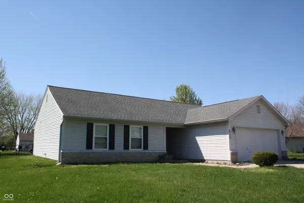 $259,900 | 612 Woodfield Circle, Avon, IN 46123