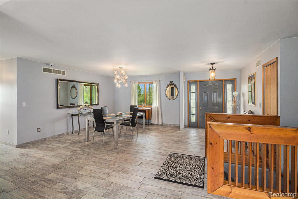 7031 Munsell Road Howell, MI 48843 - Photo 2 of 39
