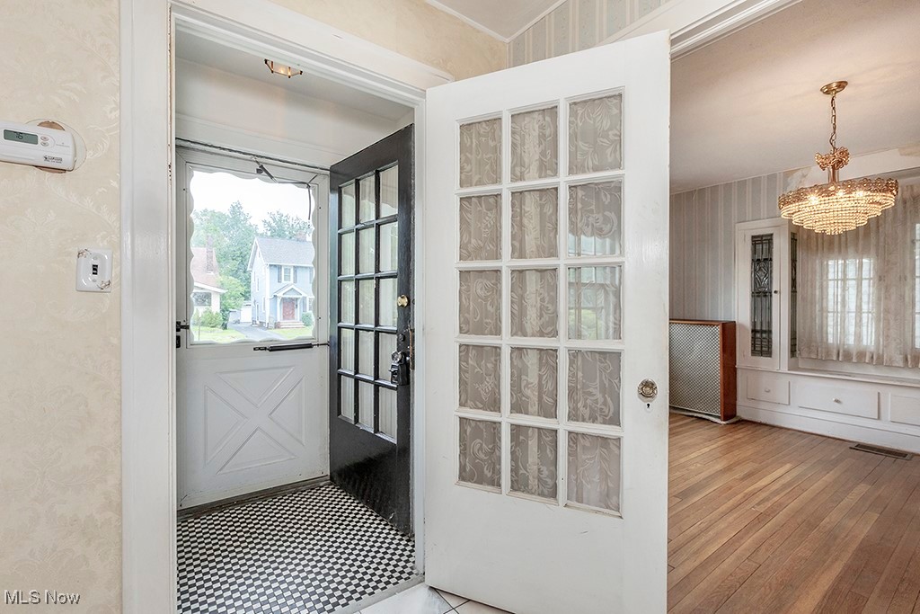 3336 Dellwood Road Cleveland, OH 44118 - Photo 7 of 42