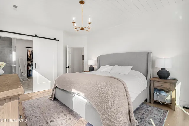 $1,040,000 | 211 Osprey Circle, Vonore, TN 37885