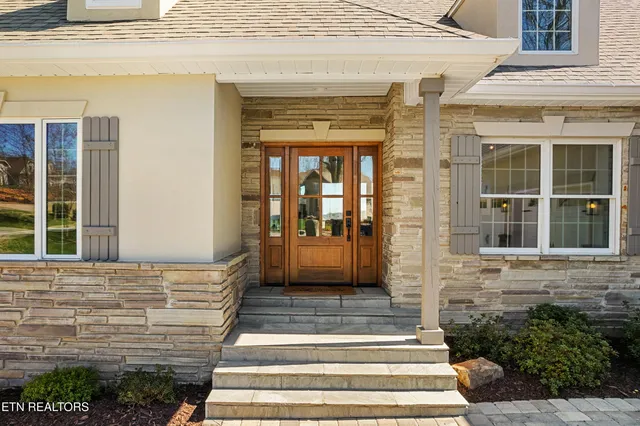 $1,040,000 | 211 Osprey Circle, Vonore, TN 37885