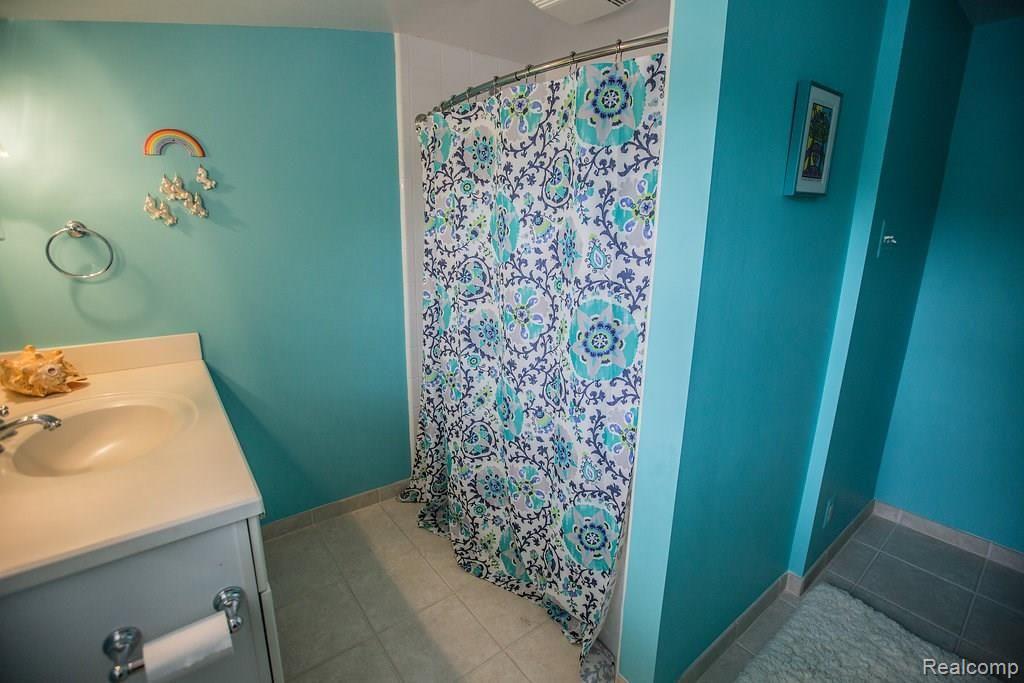 275 Barden Road Bloomfield Hills, MI 48304 - Photo 25 of 38