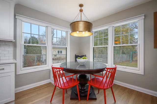 $929,000 | 709 Pleasant Avenue, Glen Ellyn, IL 60137