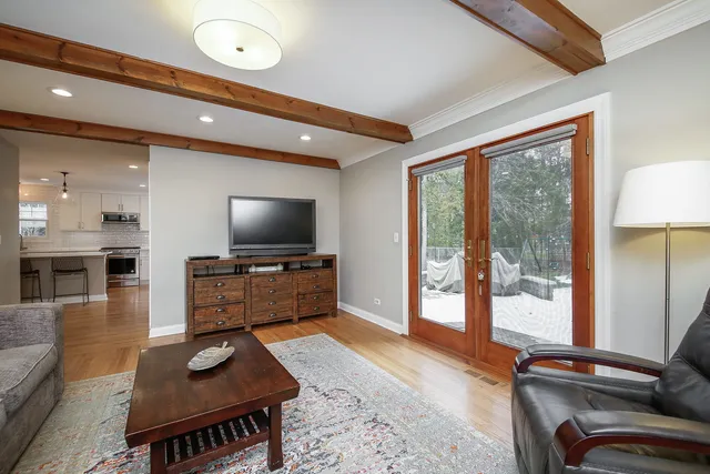 $929,000 | 709 Pleasant Avenue, Glen Ellyn, IL 60137