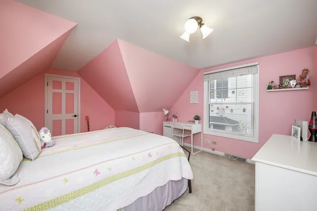 $929,000 | 709 Pleasant Avenue, Glen Ellyn, IL 60137