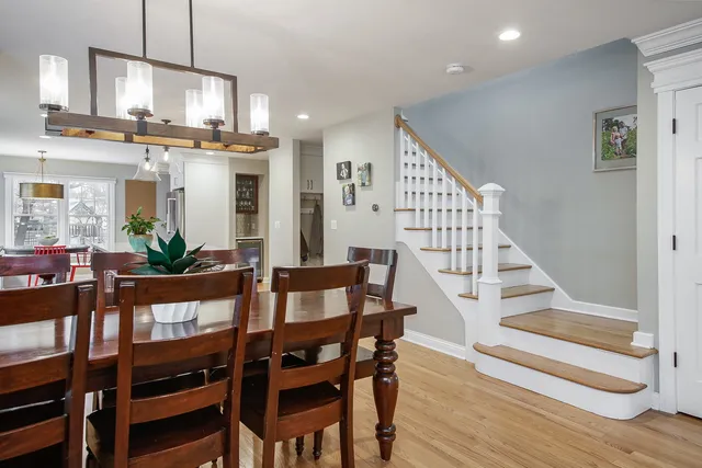 $929,000 | 709 Pleasant Avenue, Glen Ellyn, IL 60137