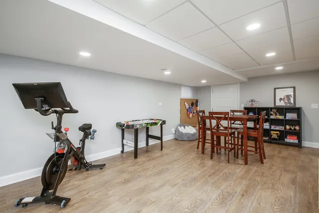 $929,000 | 709 Pleasant Avenue, Glen Ellyn, IL 60137