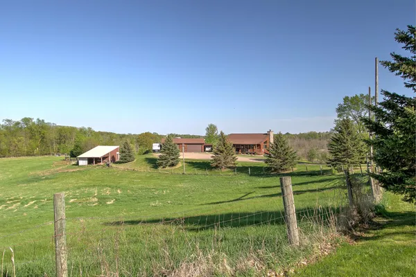 $569,900 | 2200 405th Avenue Northwest, Braham, MN 55006