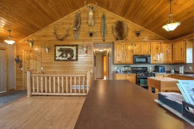 $579,900 | 2200 405th Avenue Northwest, Braham, MN 55006