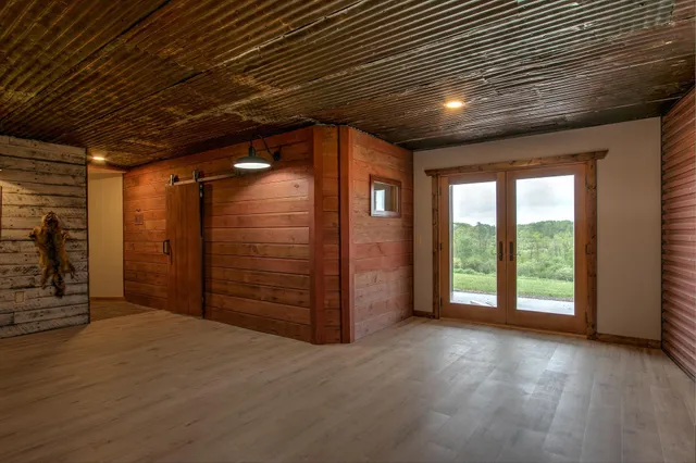 $579,900 | 2200 405th Avenue Northwest, Braham, MN 55006