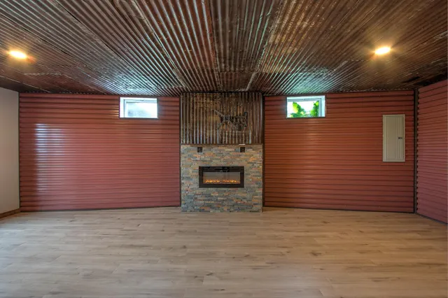 $579,900 | 2200 405th Avenue Northwest, Braham, MN 55006