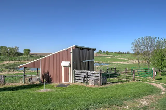 $579,900 | 2200 405th Avenue Northwest, Braham, MN 55006