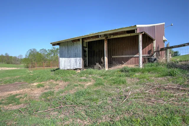 $579,900 | 2200 405th Avenue Northwest, Braham, MN 55006