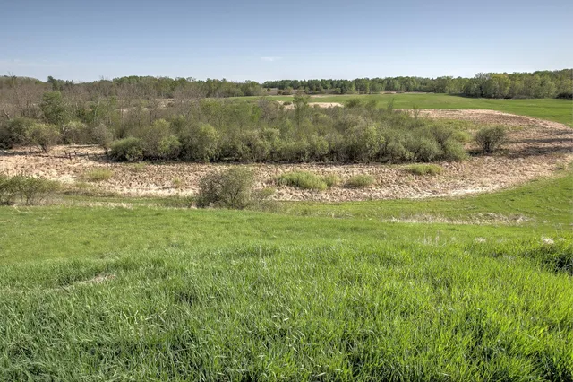 $579,900 | 2200 405th Avenue Northwest, Braham, MN 55006