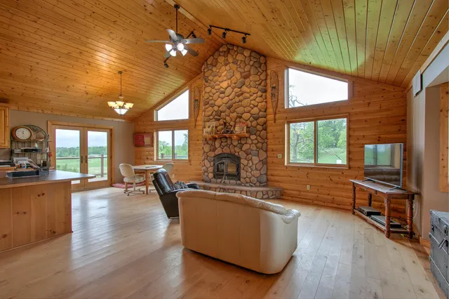 $579,900 | 2200 405th Avenue Northwest, Braham, MN 55006