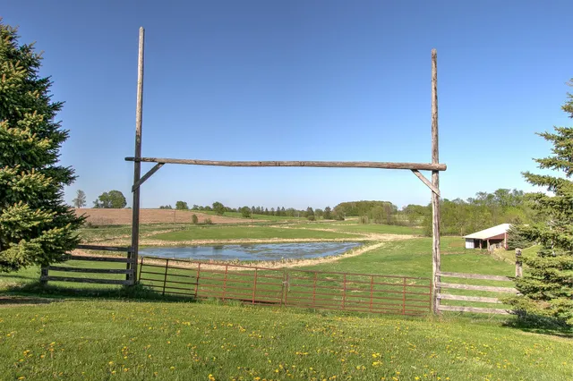 $579,900 | 2200 405th Avenue Northwest, Braham, MN 55006