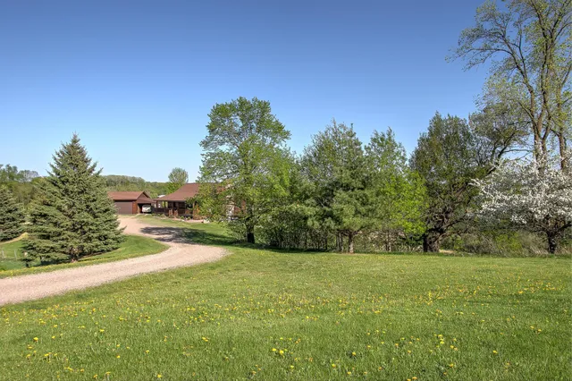 $579,900 | 2200 405th Avenue Northwest, Braham, MN 55006