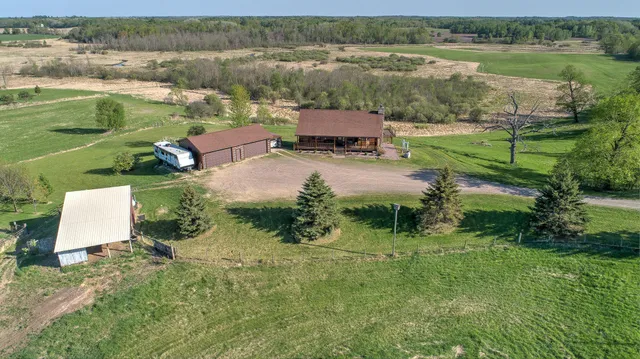 $579,900 | 2200 405th Avenue Northwest, Braham, MN 55006