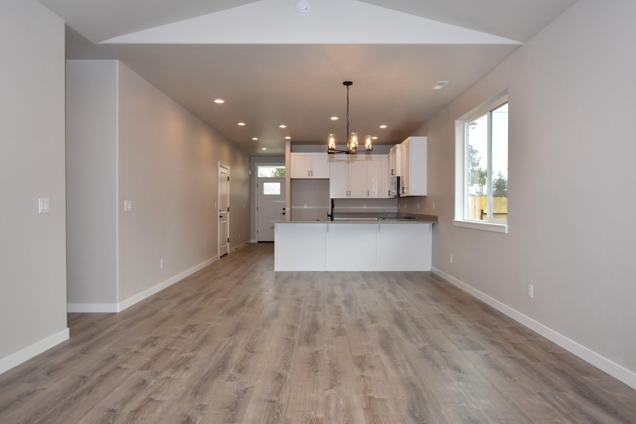 2352 Southwest 25th Street Redmond, OR 97756 - Photo 12 of 28 #12