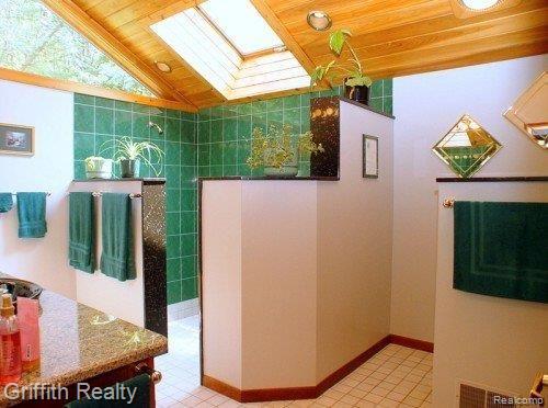 5380 Whistler Point Howell, MI 48843 - Photo 9 of 22 master bath