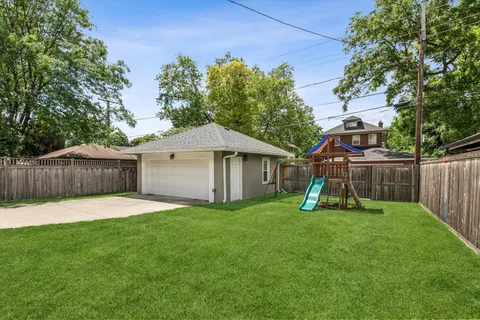 $1,195,000 | 843 North East Avenue, Oak Park, IL 60302