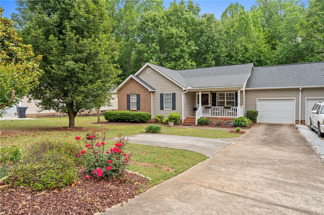 152 Ashton Lane Anderson, SC 29621 - Photo 3 of 20 Gallery Image 3