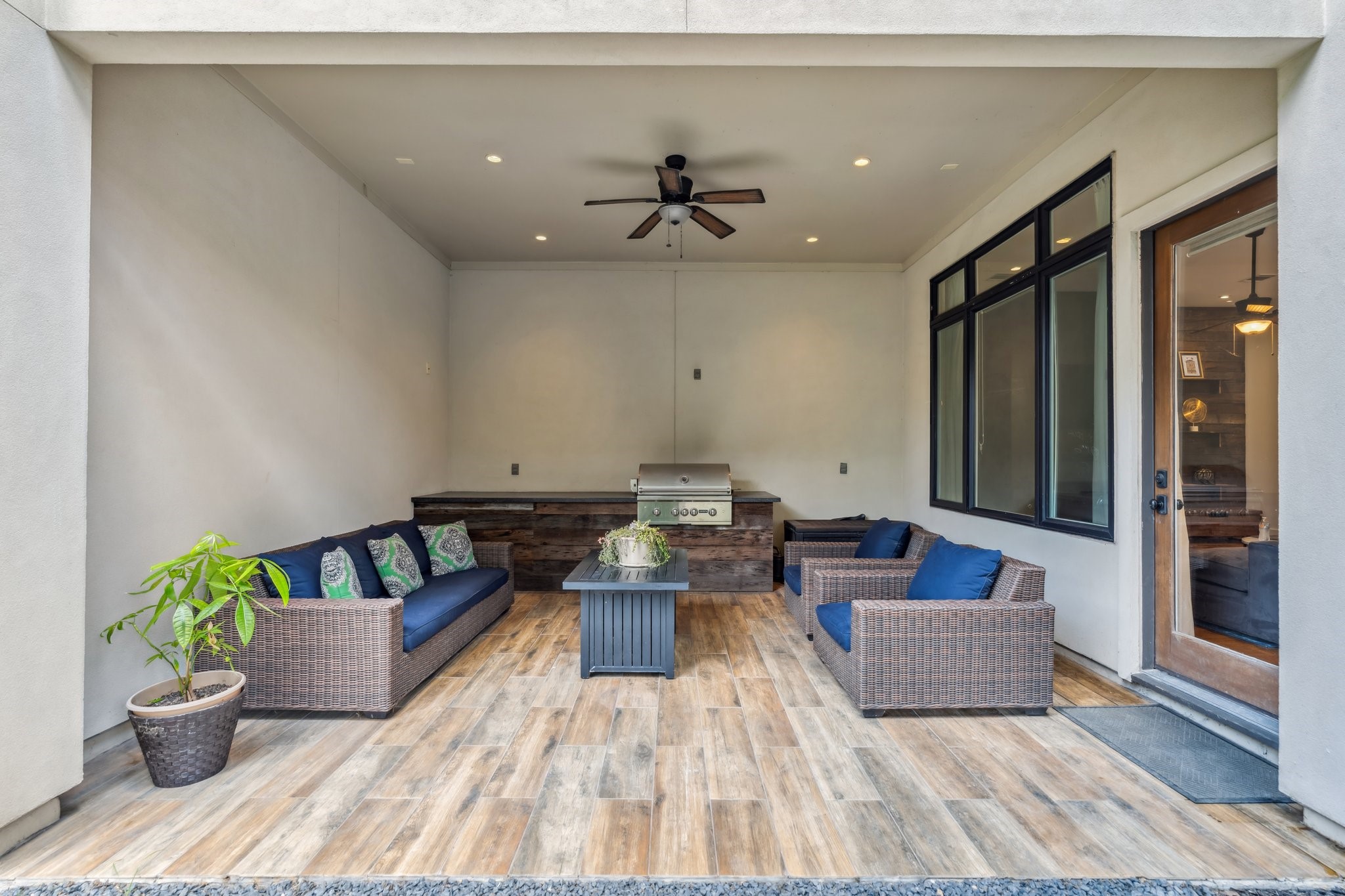 815 East 27th Street Houston, TX 77009 - Photo 35 of 44 Another look at this spacious covered patio with outdoor kitchen and ample prep space!