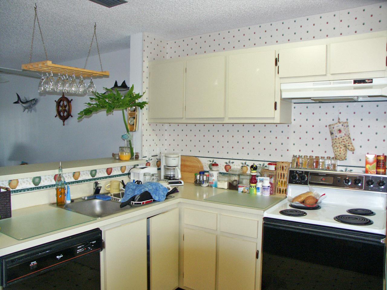 98202 Windward Avenue Key Largo, FL 33037 - Photo 8 of 19 Kitchen