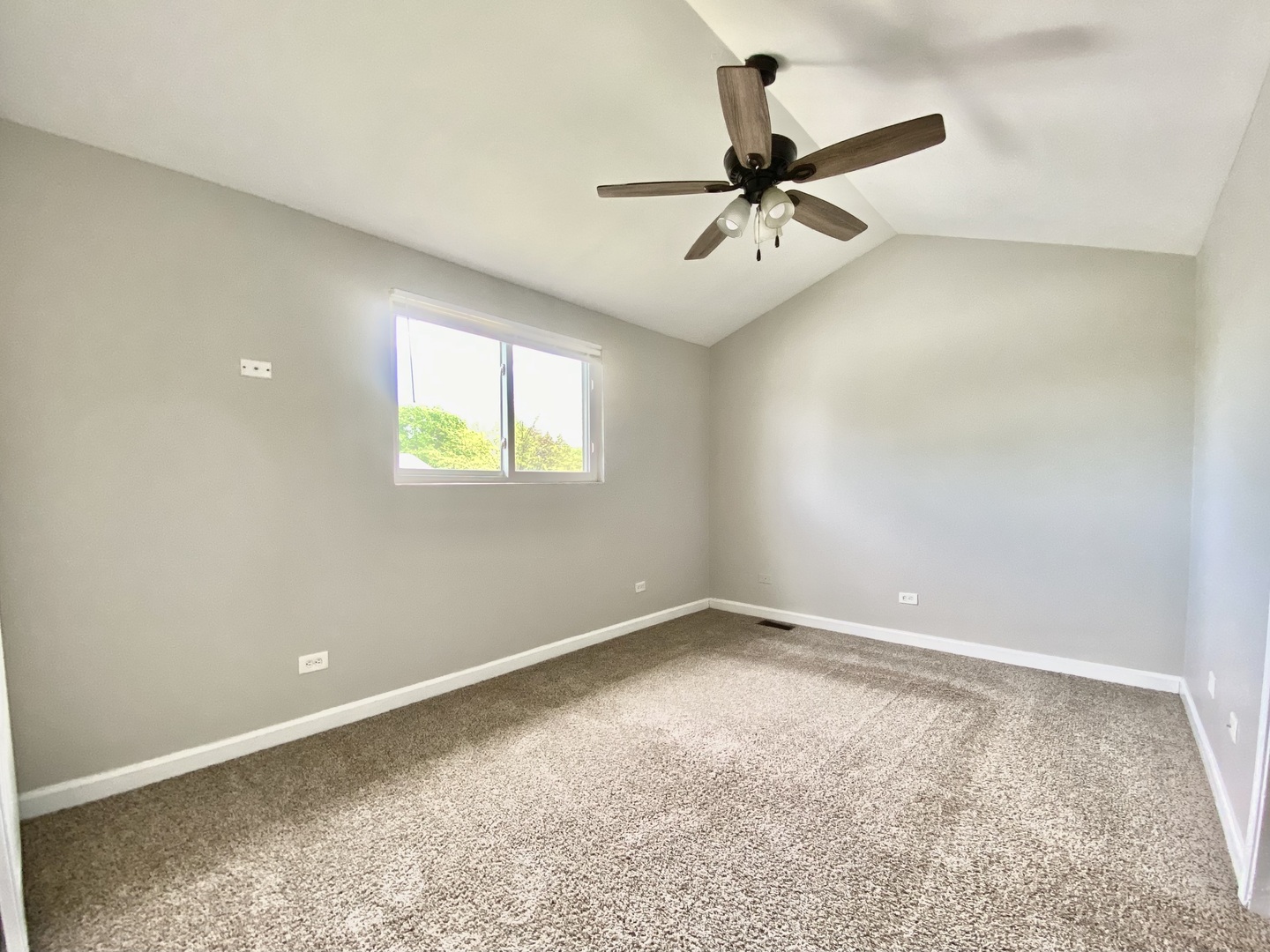 128 Timberlane Road Matteson, IL 60443 - Photo 12 of 28 a view of room with window and ceiling fan