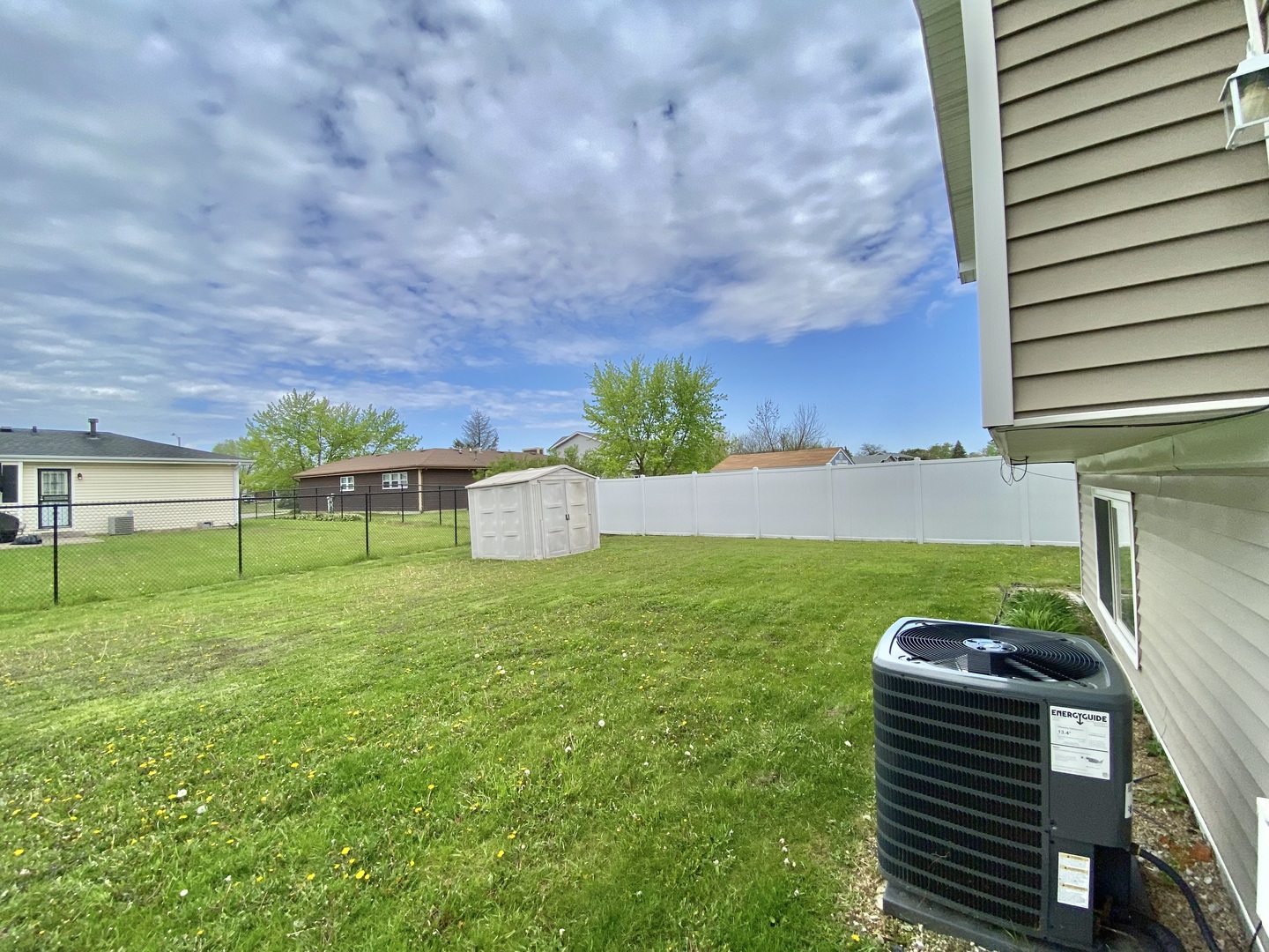 128 Timberlane Road Matteson, IL 60443 - Photo 10 of 28 a view of a backyard with sitting area