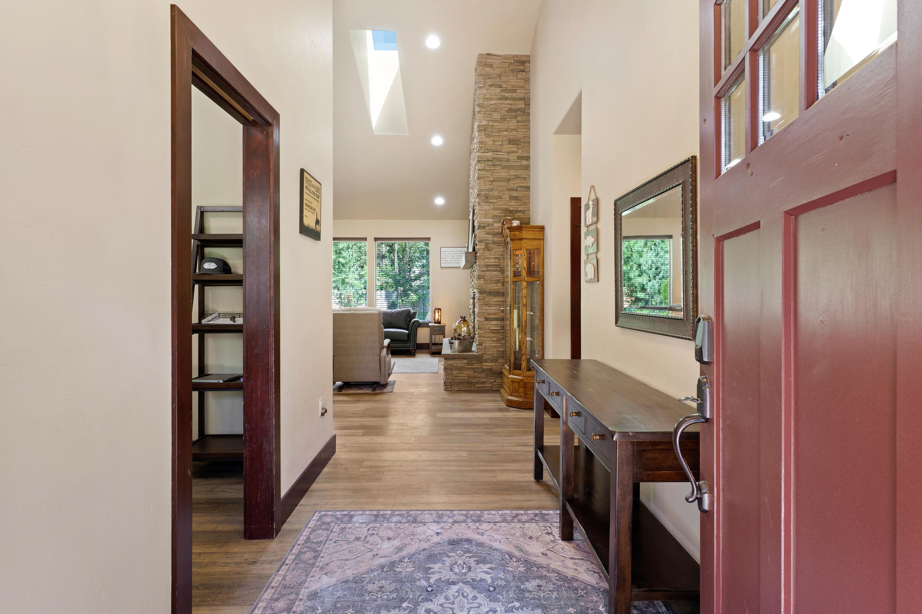 17142 Norwalk Road Bend, OR 97707 - Photo 9 of 40 DSC02174