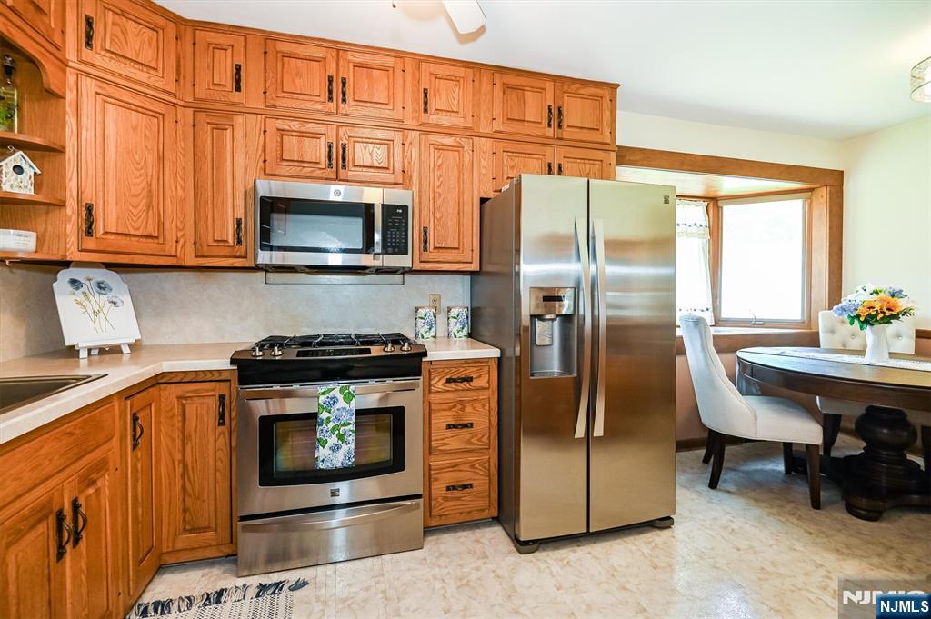 111 Jackson Avenue Wayne, NJ 07470 - Photo 10 of 27