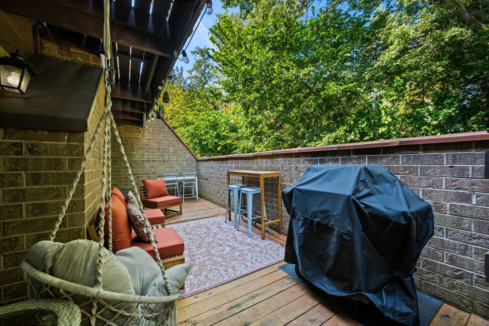 607 Kenneth Circle Elgin, IL 60120 - Photo 1 of 18 Gallery Image 1