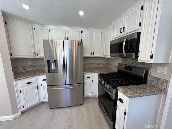 $3,350 | 39335 VÃa Zaragoza, Murrieta, CA 92563