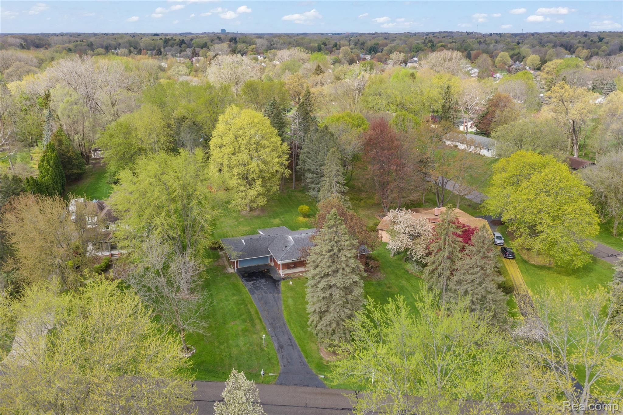 146 Rochdale Drive South Rochester, MI 48309 - Photo 6 of 34 146 Rochdale-6.jpg