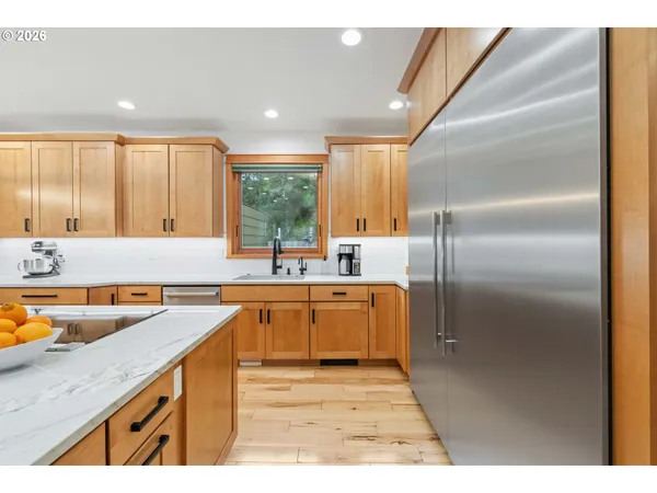 $950,000 | 2024 Cedar Court, North Bend, OR 97459