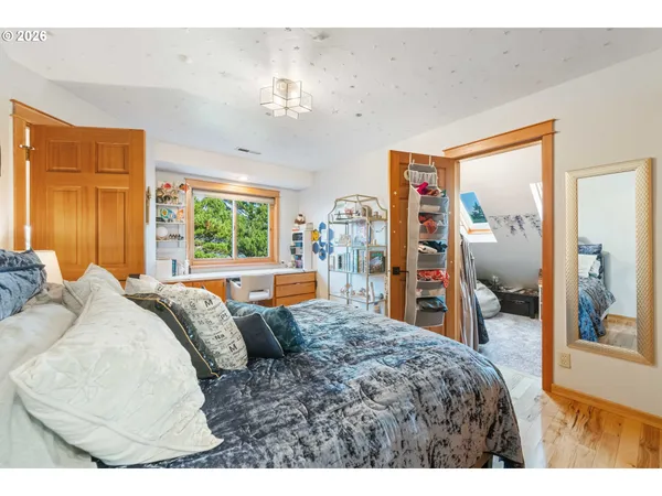 $950,000 | 2024 Cedar Court, North Bend, OR 97459