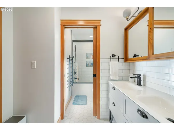 $950,000 | 2024 Cedar Court, North Bend, OR 97459