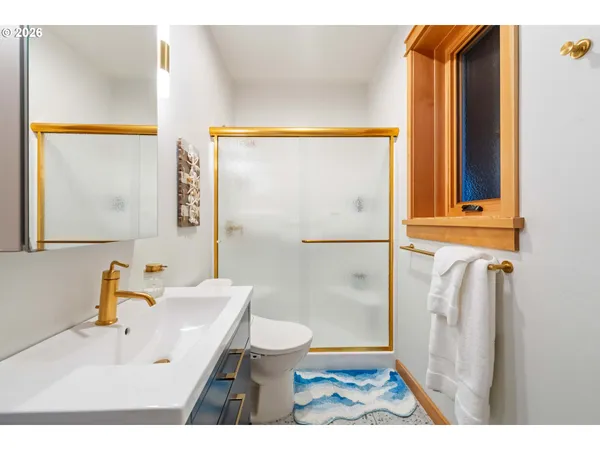 $950,000 | 2024 Cedar Court, North Bend, OR 97459