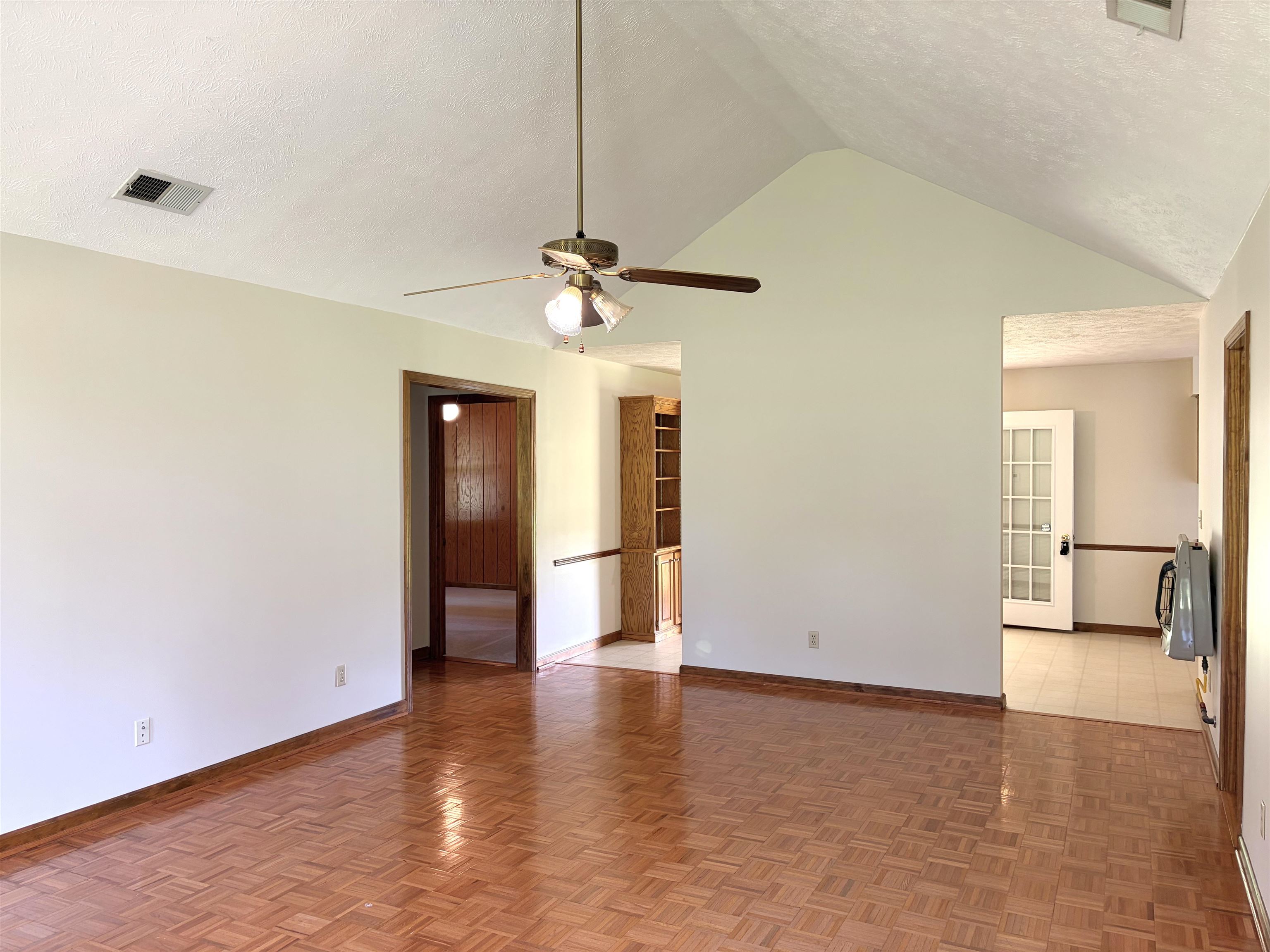 640 Red Bird Road Middleton, TN 38052 - Photo 3 of 30 Empty room