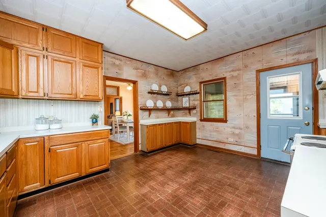 $299,000 | 201 Sycamore Street East, Three Oaks, MI 49128