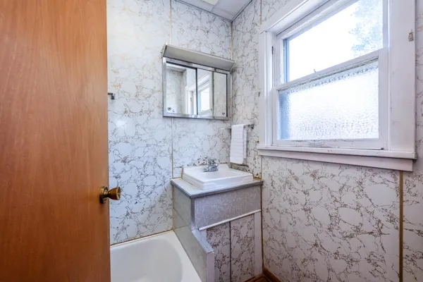 $270,000 | 201 Sycamore Street East, Three Oaks, MI 49128