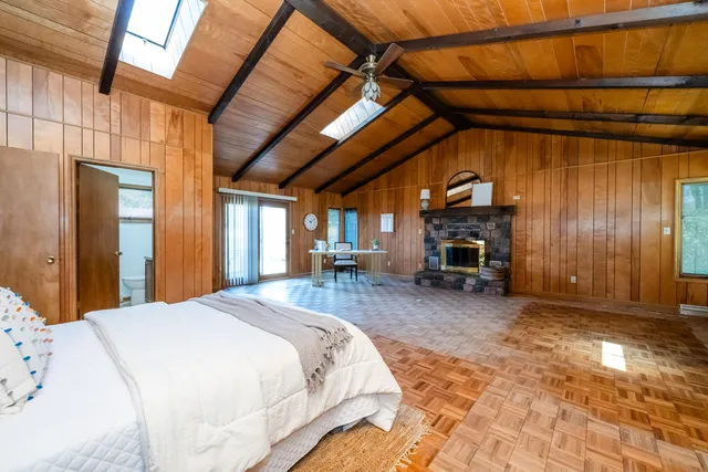 $299,000 | 201 Sycamore Street East, Three Oaks, MI 49128