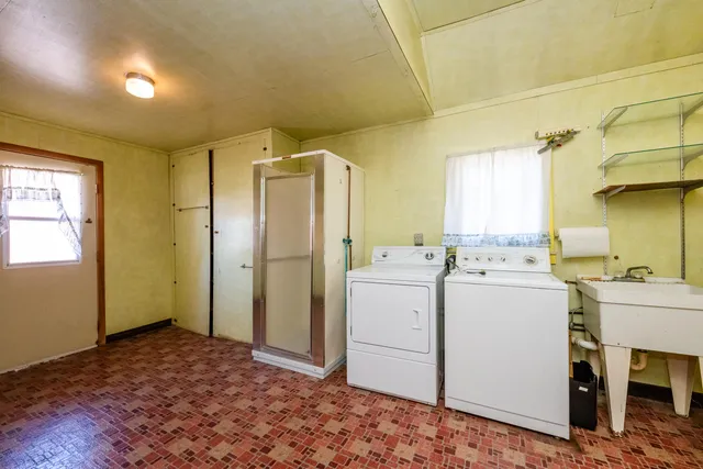 $299,000 | 201 Sycamore Street East, Three Oaks, MI 49128