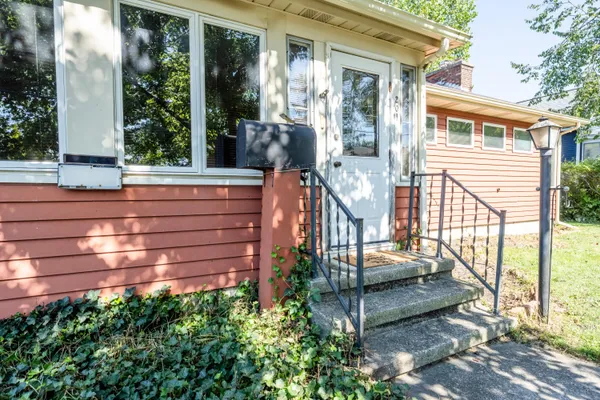 $270,000 | 201 Sycamore Street East, Three Oaks, MI 49128