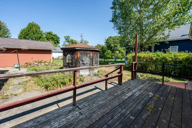 $299,000 | 201 Sycamore Street East, Three Oaks, MI 49128